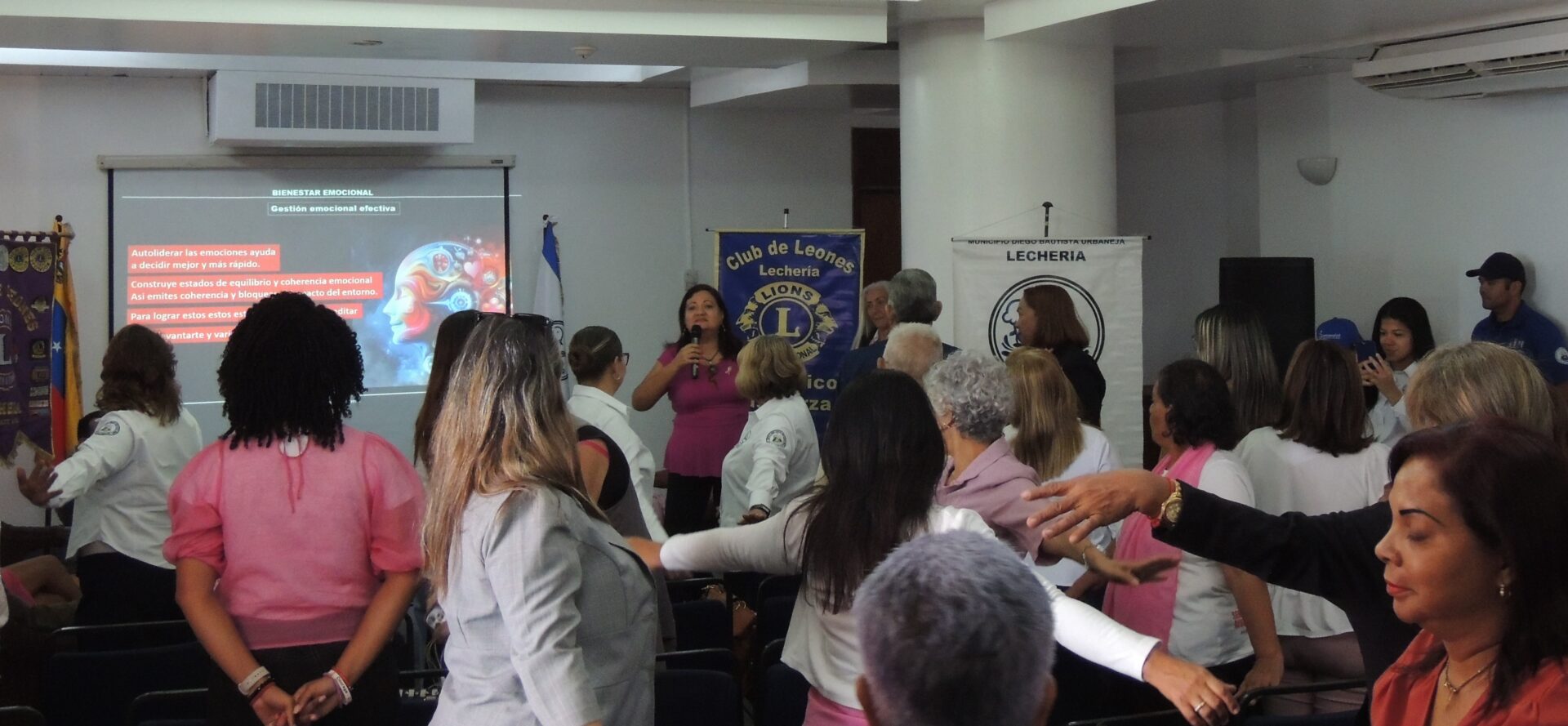 Cáncer de mama: Summasalud presente en conferencia del Club de Leones